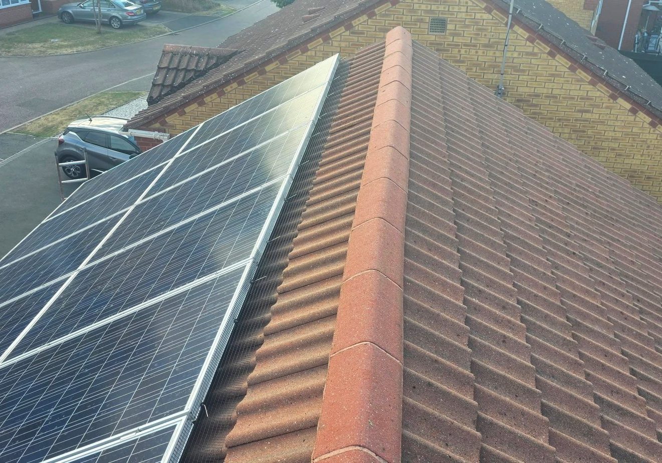 roof & Gutter Cleaning